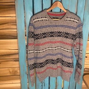 American Eagle acrylic crewneck sweater size large gray black white red blue